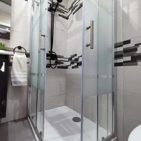 Casa De David Nyaraló *